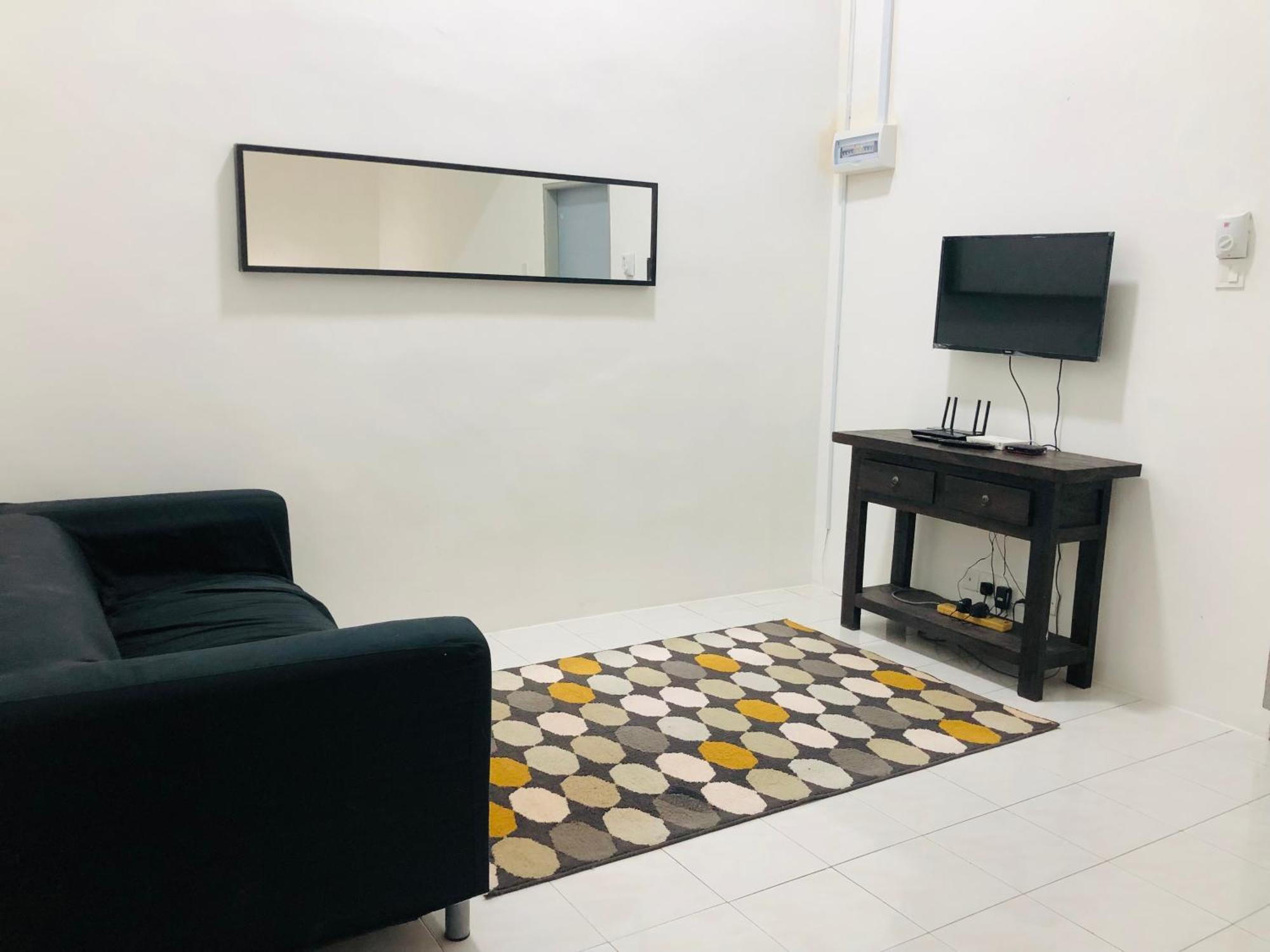 Holiday home Alyn V Netflix Wifi Cuckoo Batu Pahat